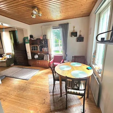 Viehaettaevae Boheemi Puutalo Daire Hämeenlinna